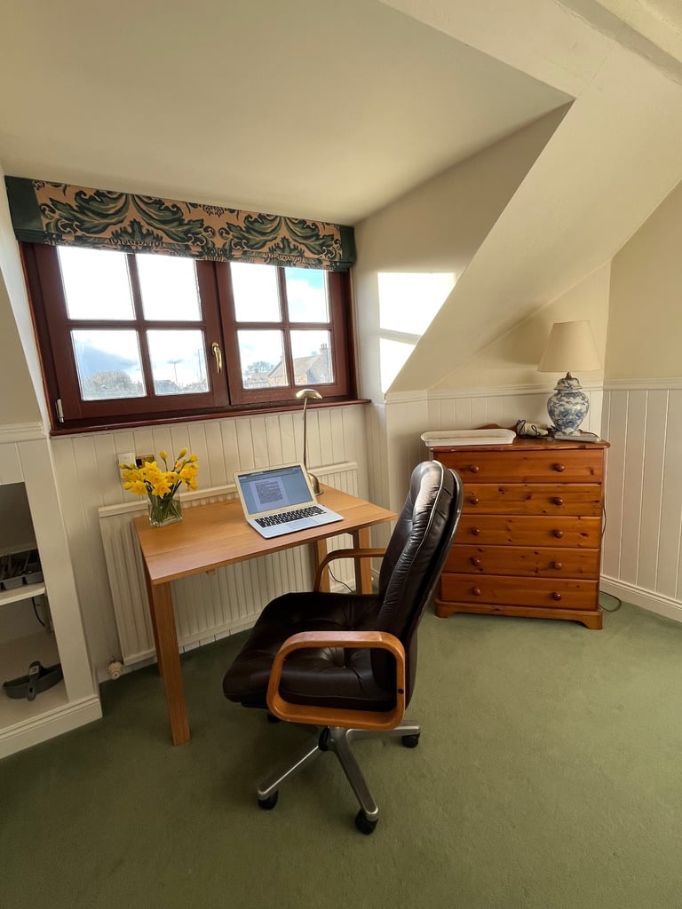 Studio apartment/bedsit