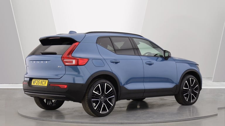2025 Volvo XC40 B4 (P) Ultra Dark (Sunroof, Pilot Assist, 21' Alloys, BLIS) ESTATE Petrol/Electri...