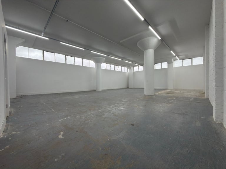 Warehouse to Rent in Wembley 