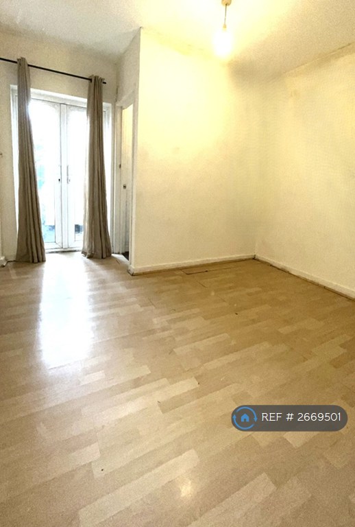 1 bedroom flat in Bellevue Terrace, Southampton, SO14 (1 bed) (#2669501)