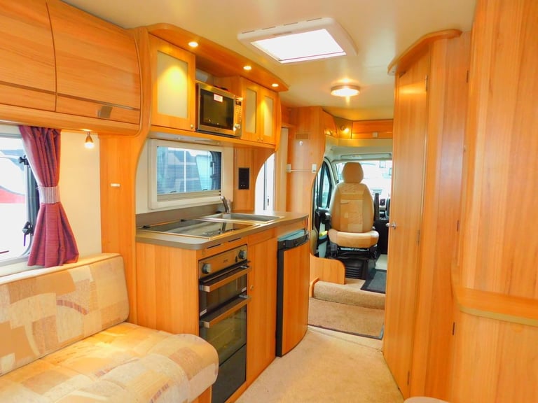 Bailey 625 Approach SE. Peugeot 2.2 Hdi Luxury 2 Berth Motorhome for Sale