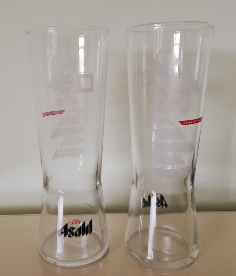Assortment of 15 pint glasses