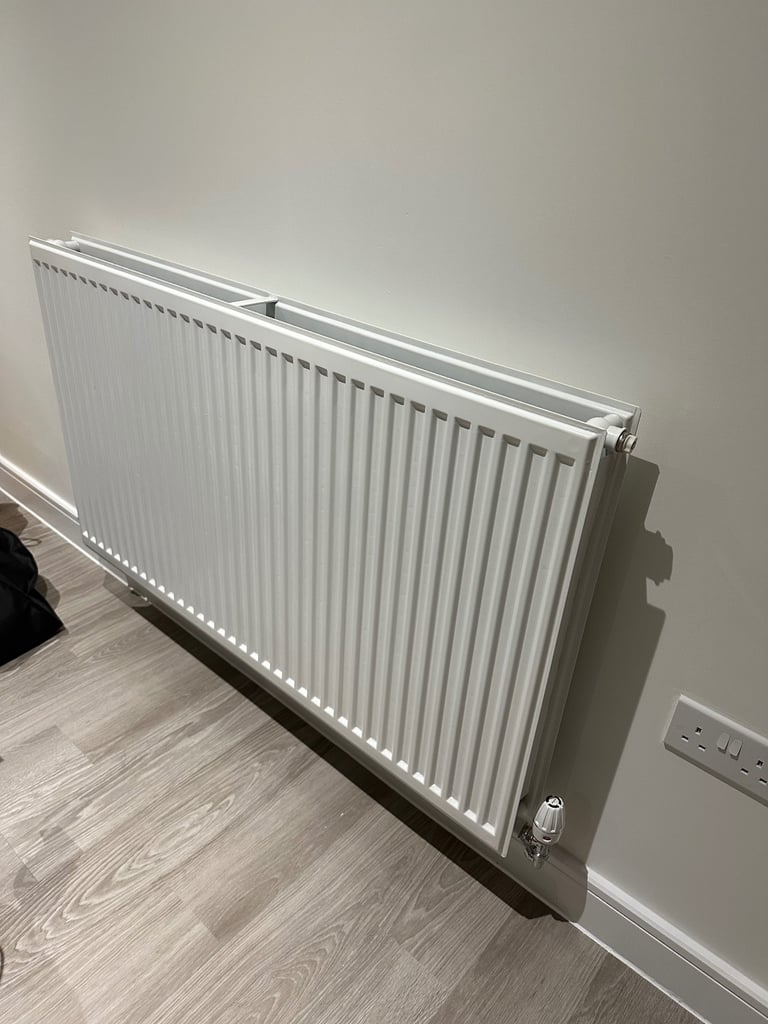 New / Like-New - Stelrad K2 Double Panel Radiator (with white valves)- 10 Year Warranty