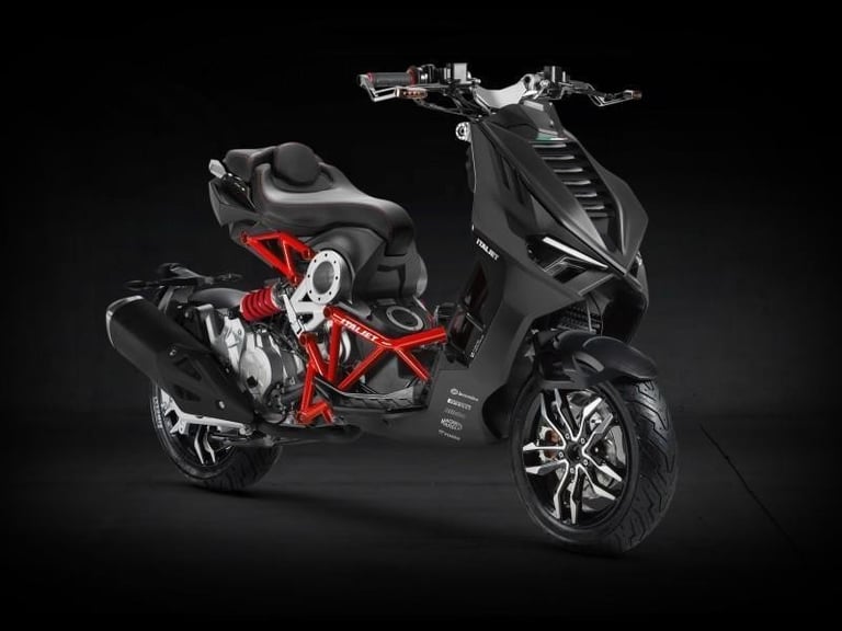 ItalJet Dragster 200cc Naked Sports Automatic Scooter Was £5299 Now £3699