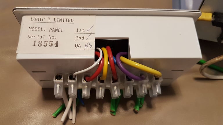 LOGIC 1 power supply and battery charger with panel control for camper, caravan, motorhome or boat.
