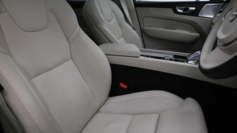 2024 Volvo XC60 2.0h T8 18.8kWh Ultra Bright Auto AWD Euro 6 (s/s) 5dr ESTATE Petrol/Electric Hyb...