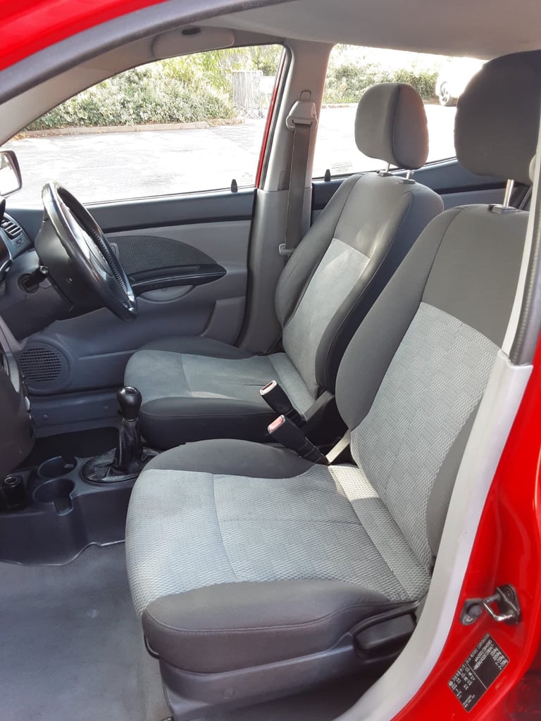 Kia Picanto LX with 2 keys, long mot, extensive service history,A/C,free to use in clean air zones! 