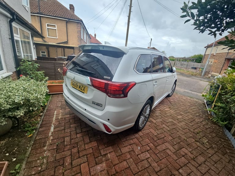 Mitsubishi, OUTLANDER, Estate, 2019, Other, 2360 (cc), 5 doors