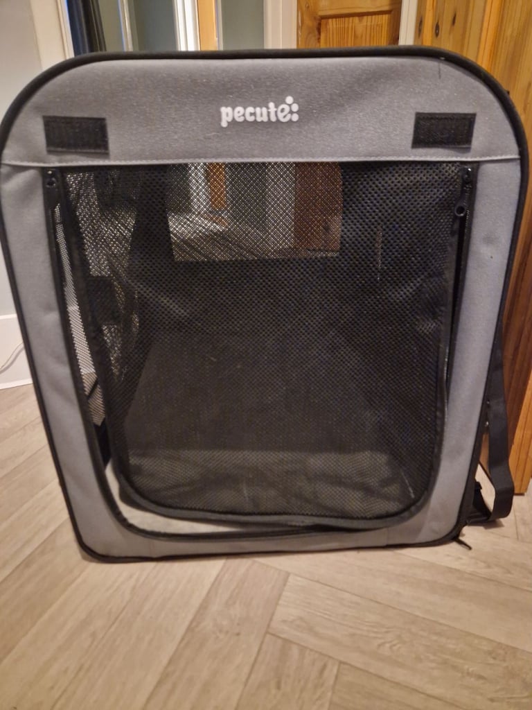 Excellent Condition Foldable Dog/Pet Travel Crate
