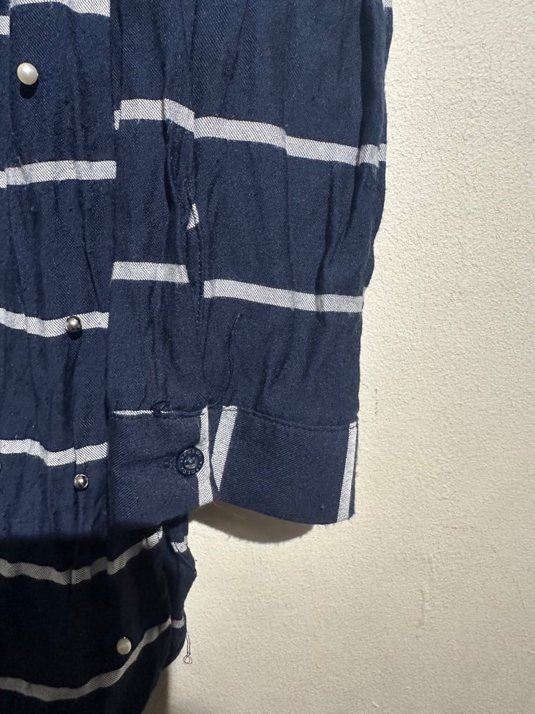 Shirt women.  Size l