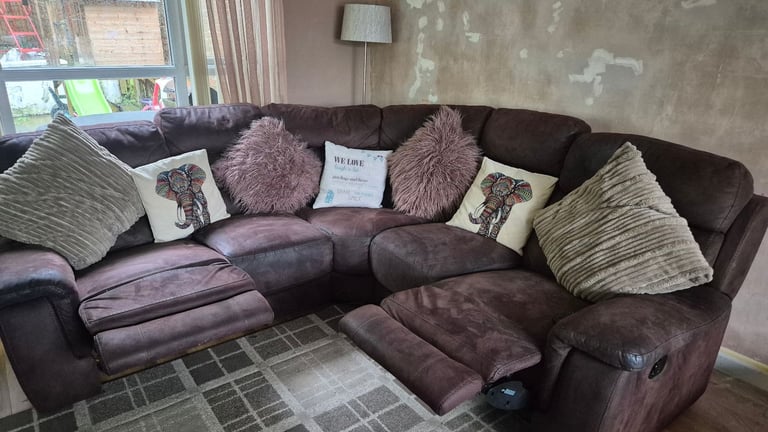 5 seater DFS corner sofa with recliners for sale 