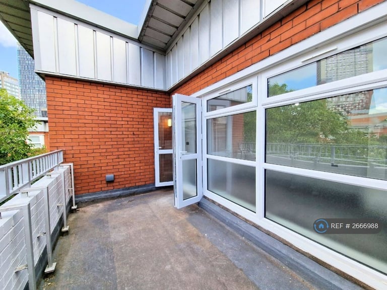 2 bedroom flat in Shepherds Gardens, Birmingham, B15 (2 bed) (#2666988)