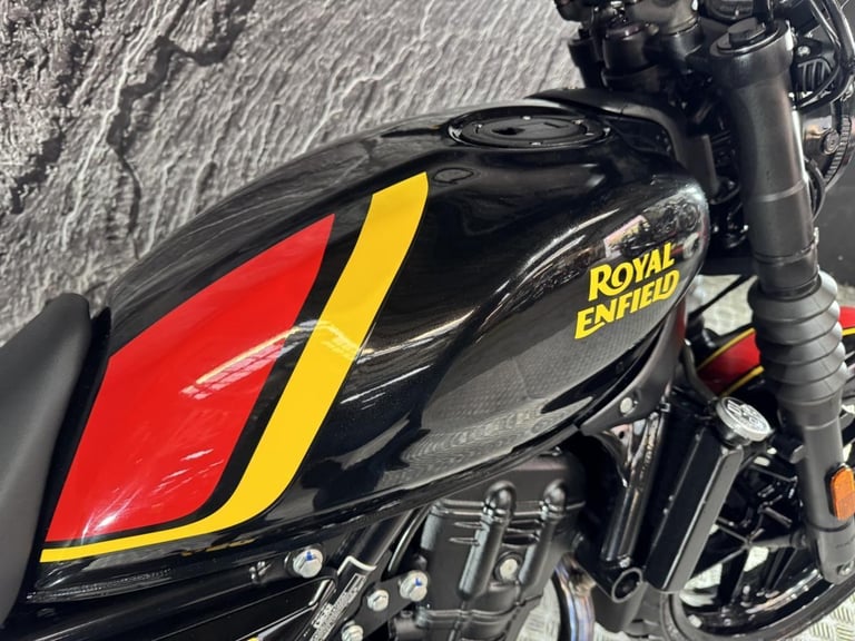 ROYAL ENFIELD GUERRILLA 450 2025
