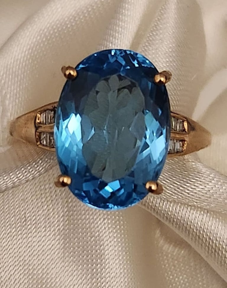 9ct gold Marambiai Topaz diamond ring Size N brand new 