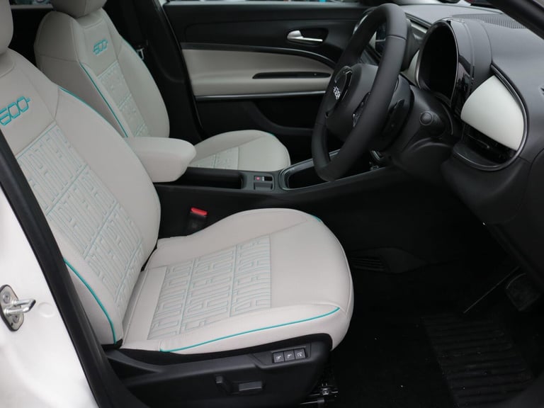 2025 Fiat 600 1.2 Hybrid 48V La Prima 5dr eDCT-6 HATCHBACK PETROL Automatic