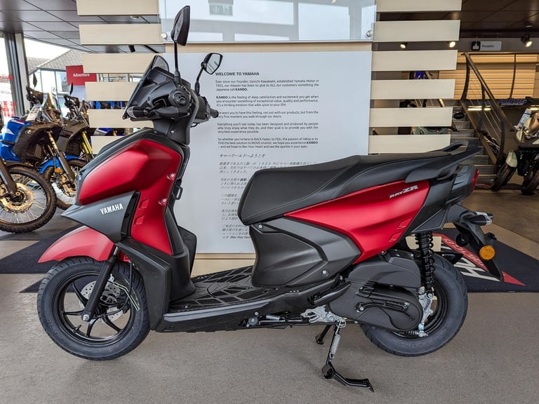 NEW Yamaha RayZR 125 Learner Legal Scooter. (Red) JUST £2,500 (No Admin Fees)