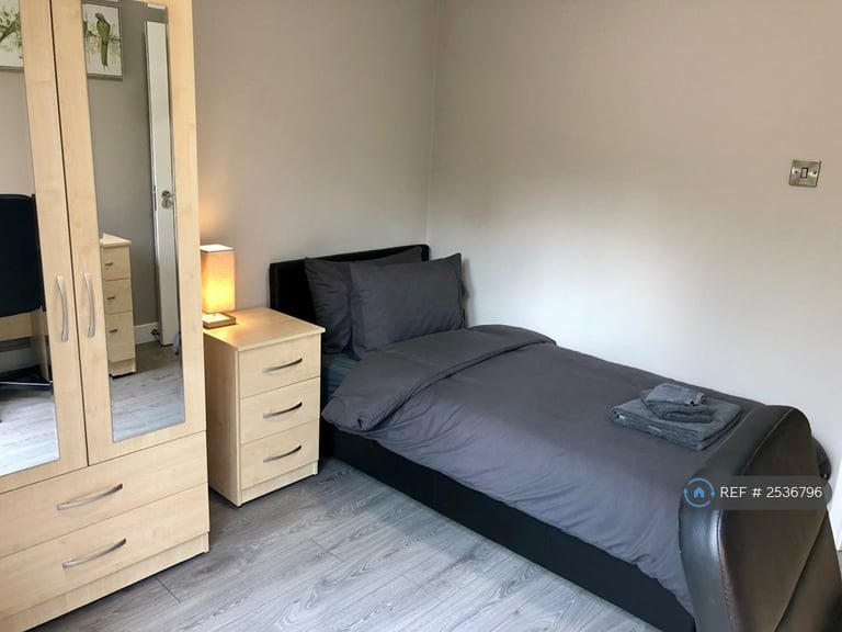 5 bedroom house in Kingsway, Coventry, CV2 (5 bed) (#2536796)