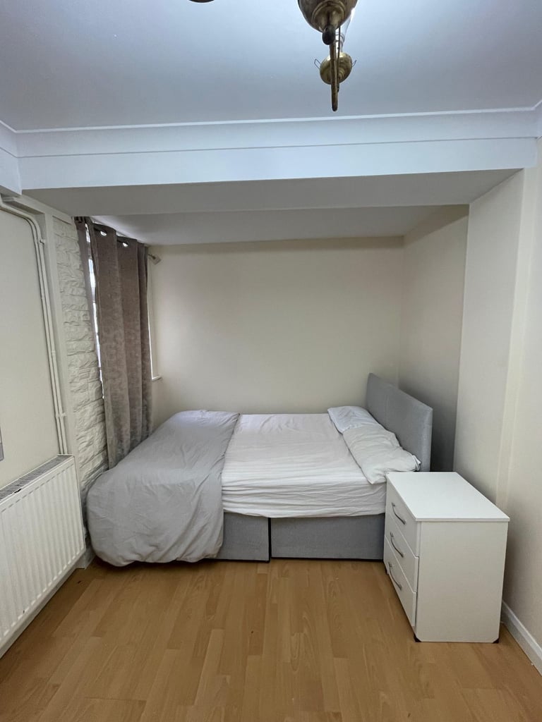 🏡 TO LET • Double Room • Inc. All Bills + CTax • Rush Green, RM7 0QR 🏡