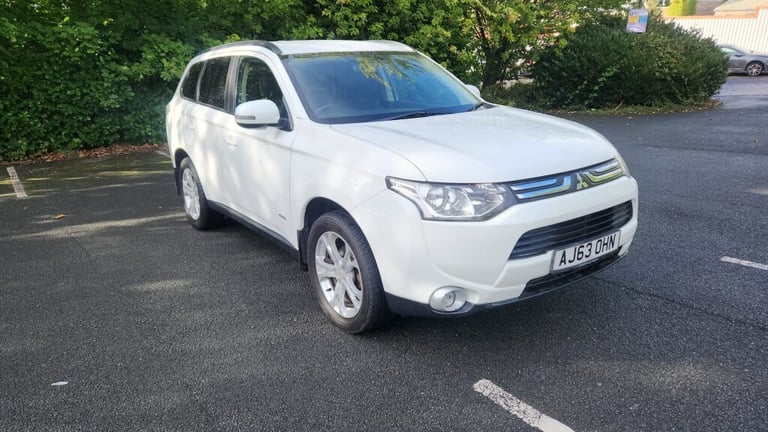 image for 2013 Mitsubishi Outlander 2.3 DI-D GX 3 5DR Manual Estate Diesel Manual