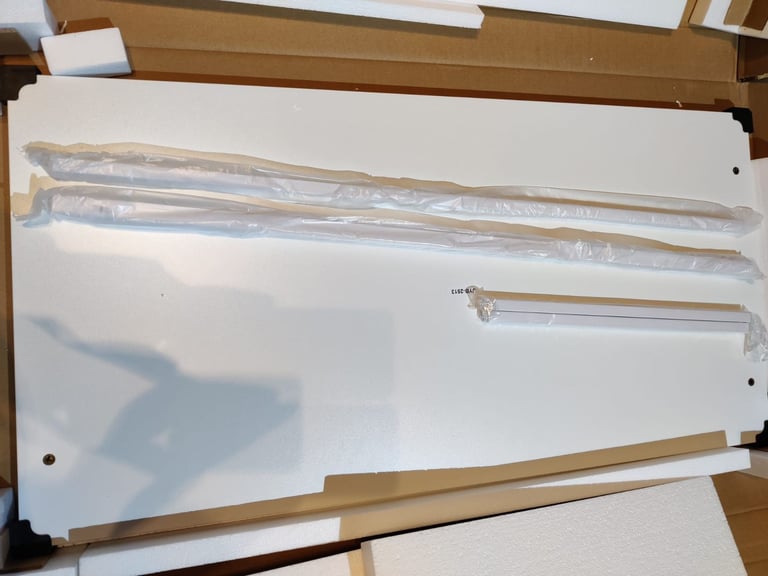 Mericonia 100cm Computer Desk with Wheels – White