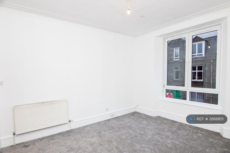 2 bedroom flat in Elmbank Road, Aberdeen, AB24 (2 bed) (#2668815)
