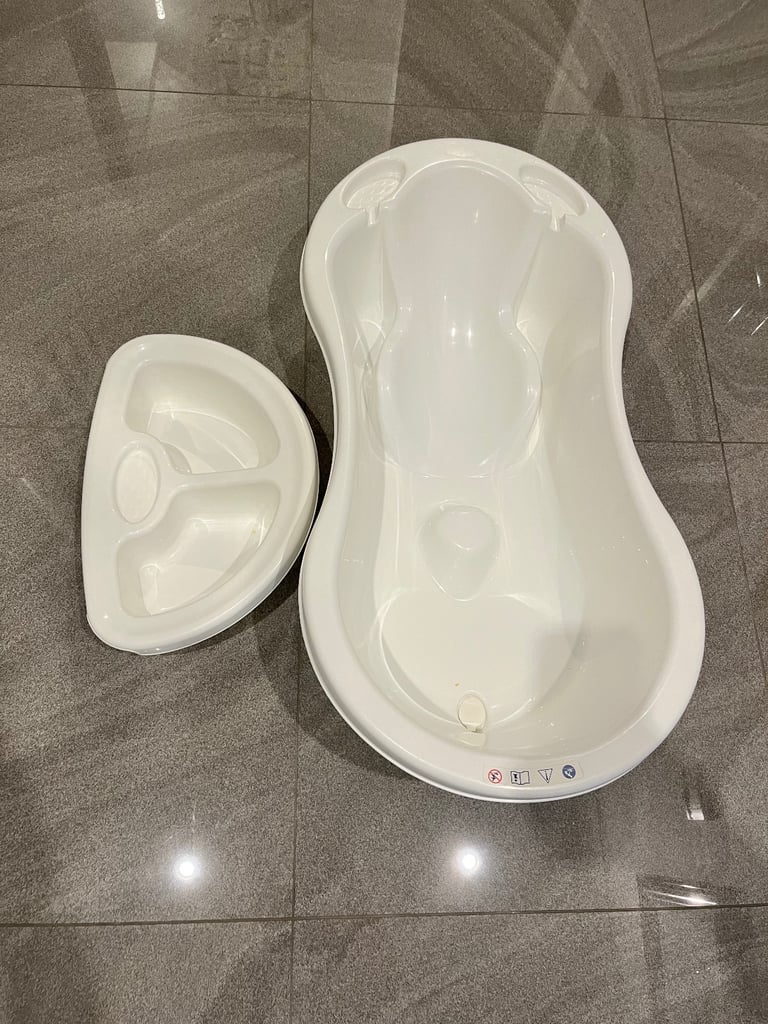 Strata White Moulded Baby Bath with Plug and Top & Tail Bowl 0 - 12 months
