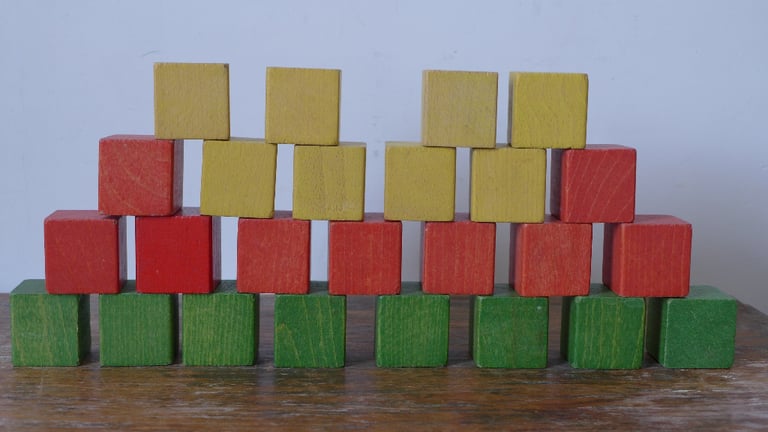 image for VINTAGE TOY: 25 WOODEN BUILDING BRICKS in YELLOW, RED AND GREEN. For imaginative play.