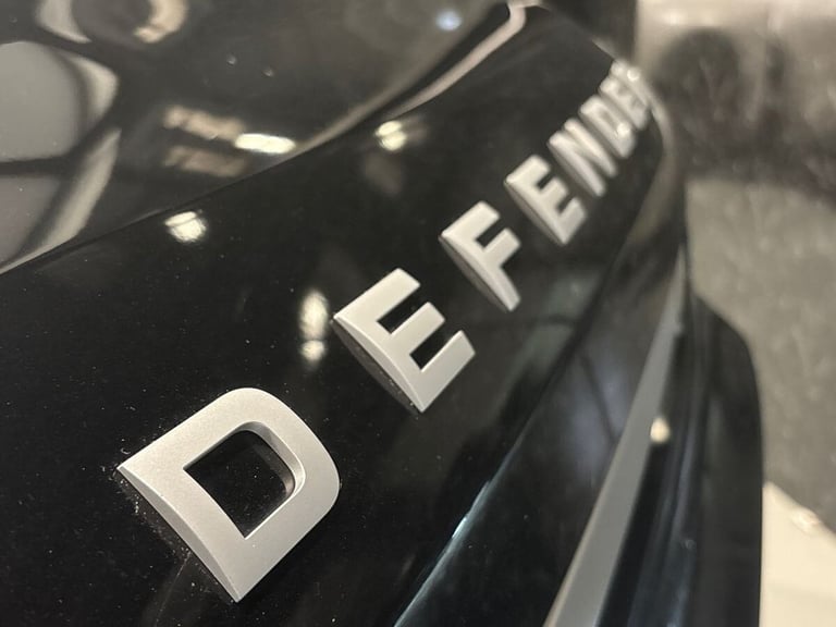2023 Land Rover Defender 3.0 D250 MHEV SE Hard Top SUV 5dr Diesel Auto 4WD MWB Euro 6 (s/s) (250 ...