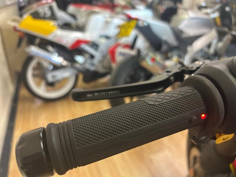 ROYAL ENFIELD GUERRILLA 450  **1460mls**