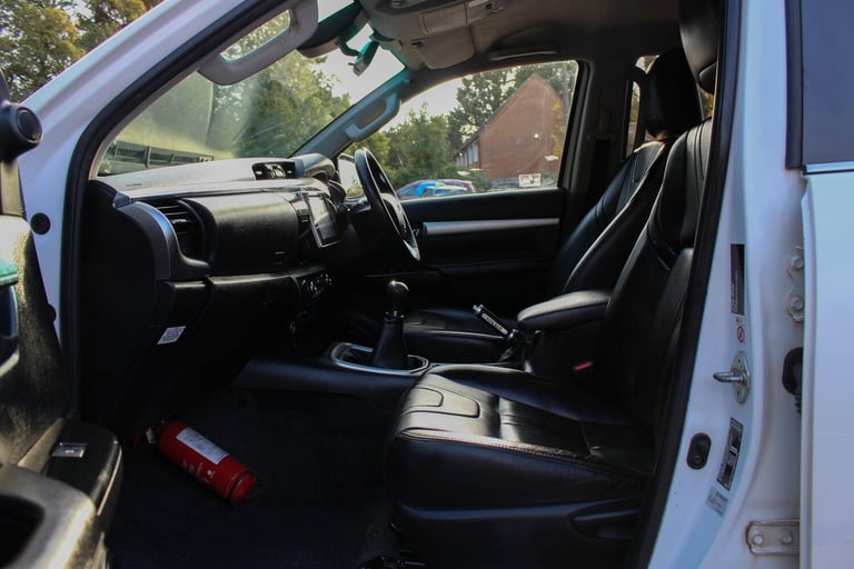 2018 Toyota Hilux 2.4 D-4D Invincible 4WD Euro 6 (s/s) 4dr (TSS, 3.5t) PICK UP Diesel Manual