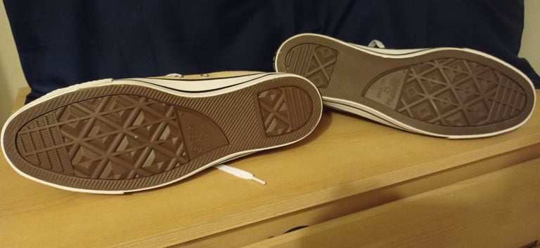Mens Converse Size 9 Brand New