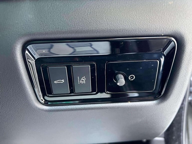 2019 Jaguar XE 2.0d R-Sport Saloon 4dr Diesel Auto Euro 6 (s/s) (180 ps) Saloon Diesel Automatic