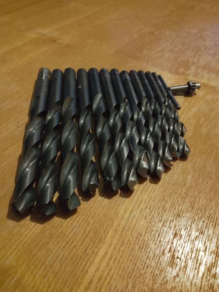 Set of 12 drill bits 6mm-12mm + chuck key 