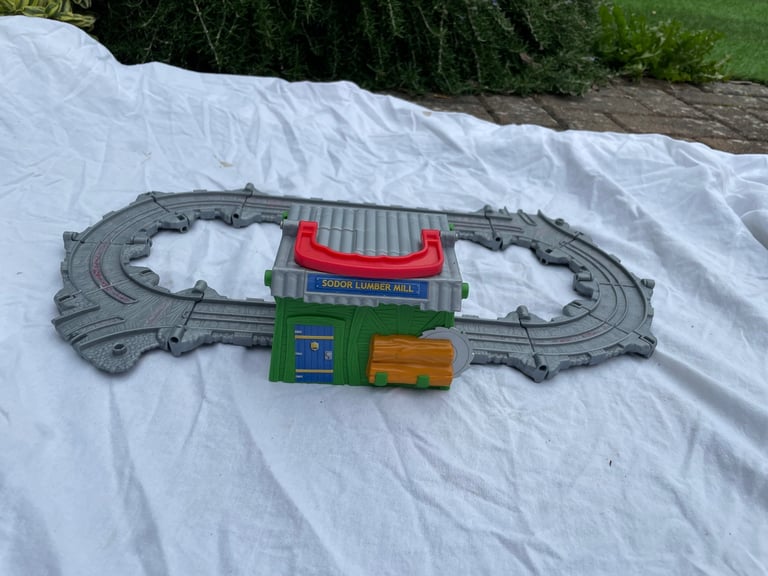 Thomas the tank engine train sets