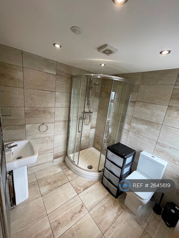 6 bedroom house in Hatherley Road, Reading, RG1 (6 bed) (#2645619)