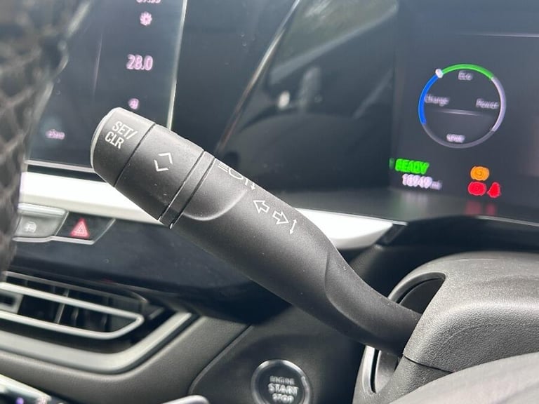 2023 Vauxhall Crossland X 1.6 14.2kwh Ultimate Suv 5dr Petrol Plug In Hybrid Auto Euro 6 (s/s) (2...