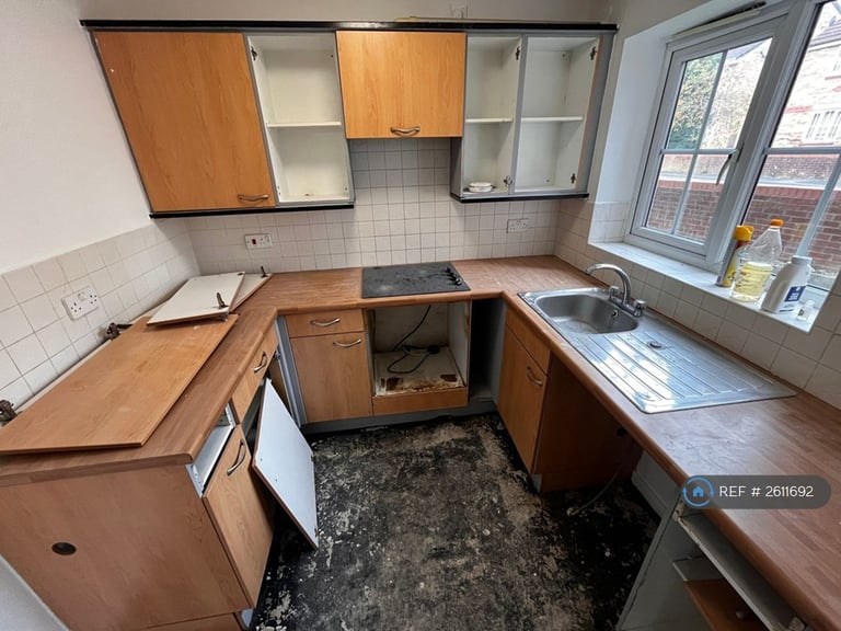 2 bedroom flat in Thorndale Court, Manchester, M9 (2 bed) (#2611692)