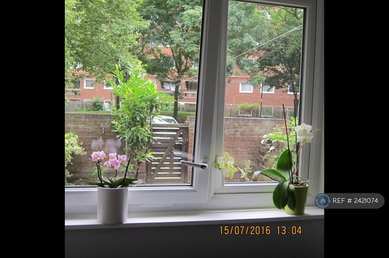 1 bedroom in Rhodeswell Road, London, E14 (#2421074)