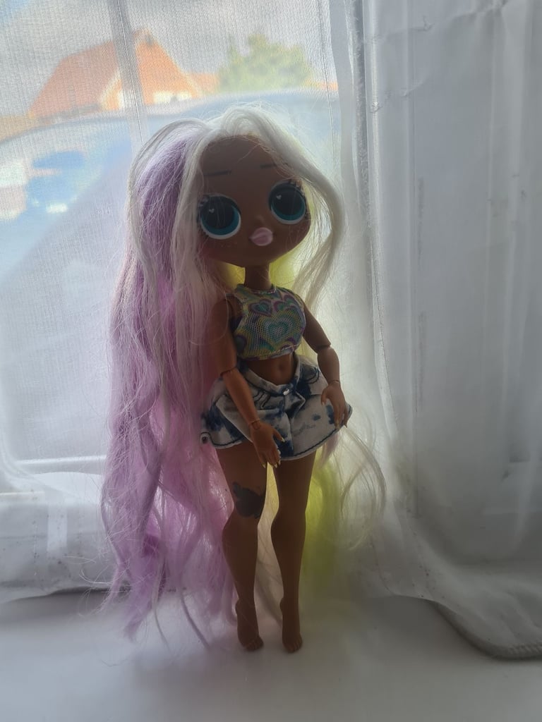Official LOL Surprise OMG Doll "Sunshine Makeover"