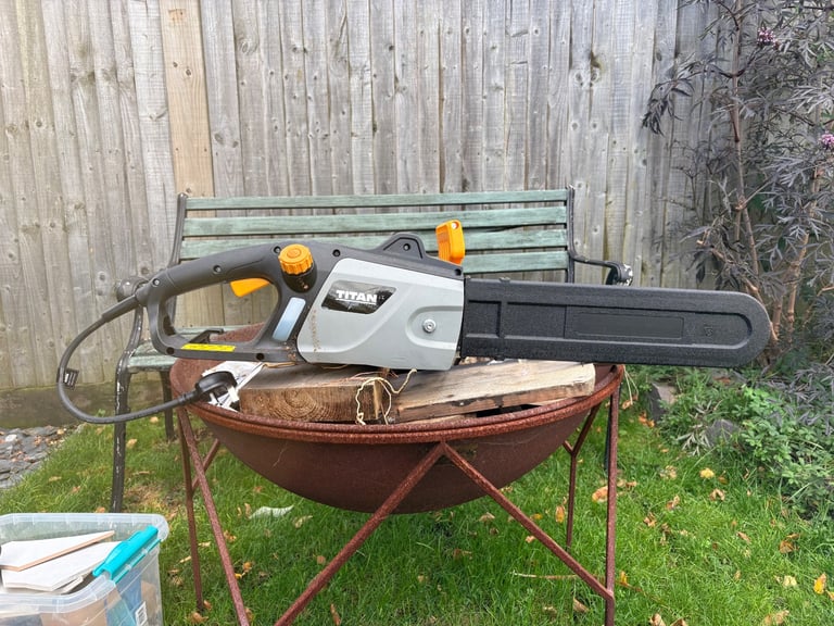 Titan Electric  40cm Chainsaw