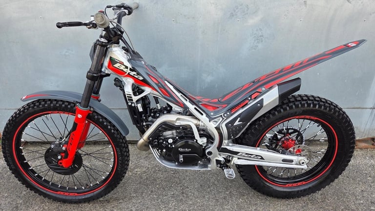 BETA EVO 300 2024 TRIALS BIKE VERY GOOD CONDITION