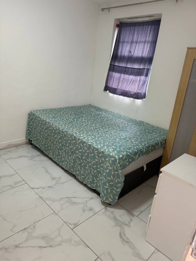 AVAILABLE NOW+BILLS INCLUDED!!!  ..COSY+CLEAN BIG Medium ROOM IN CHINGFORD, E4 8PJ FOR £650pcm