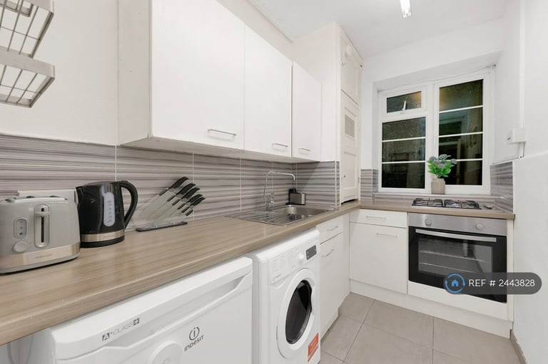 1 bedroom flat in Highbury Grove Court, London, N5 (1 bed) (#2443828)