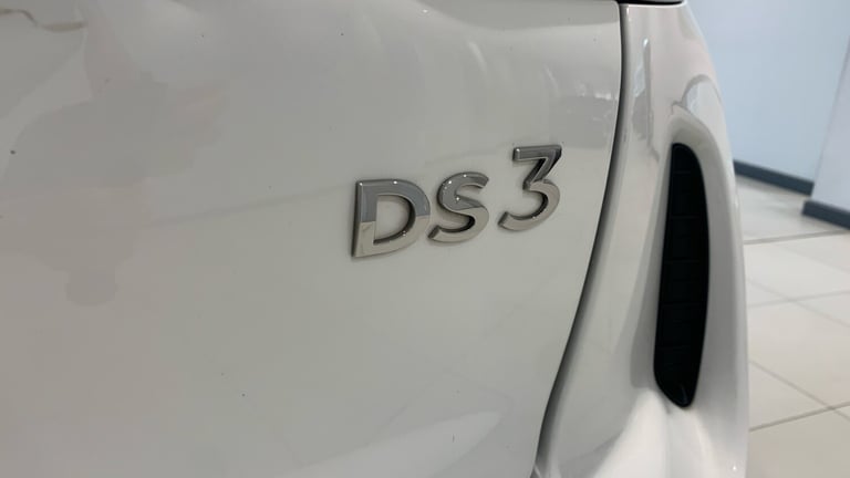 2019 DS Automobiles DS 3 Crossback 1.2 PureTech Ultra Prestige Crossback 5dr Petrol EAT8 Euro 6 (...