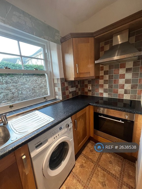 1 bedroom flat in Maer Down, Bude, EX23 (1 bed) (#2638538)