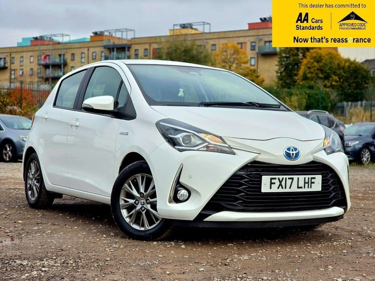 2017 Toyota Yaris 1.5 VVT-h Icon Tech Hatchback 5dr Petrol Hybrid E-CVT Euro 6 (s/s) (100 ps) Hat...