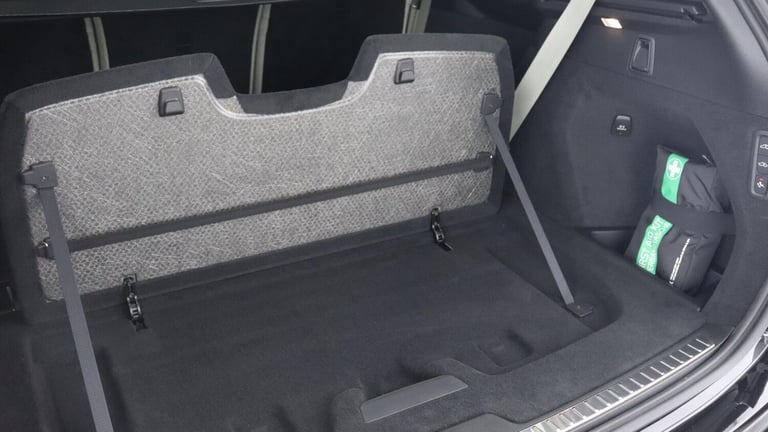 2025 Volvo XC90 T8 PHEV AWD Ultra, Dark, 7 Seats (Sunroof, Pilot Assist, Bowers &amp; Wilkins) ES...
