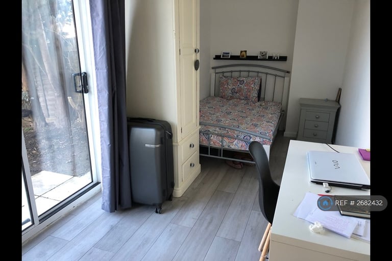 6 bedroom house in Haycombe Drive, Bath, BA2 (6 bed) (#2682432)