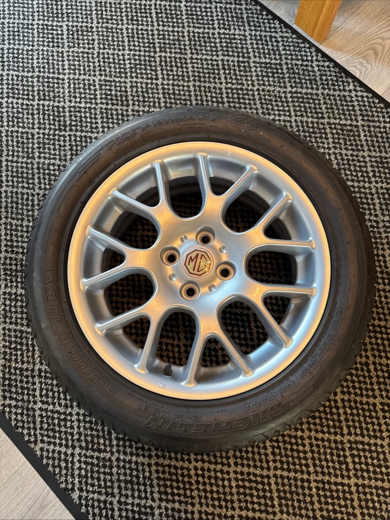 MG ZR Hairpin Alloy Wheel and Michelin Tyre
