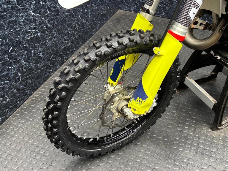Husqvarna TC 125 2023 (MX / MOTOCROSS / ENDURO ) @ AJ TRADING